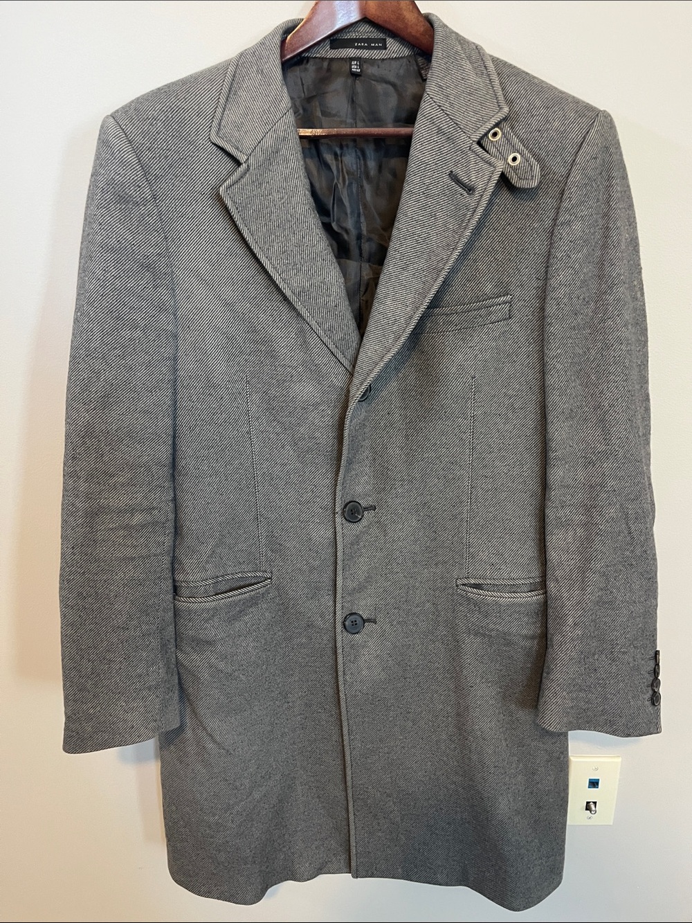 Zara Men's Gray Herringbone Wool Overcoat - Classic Tailored Coat